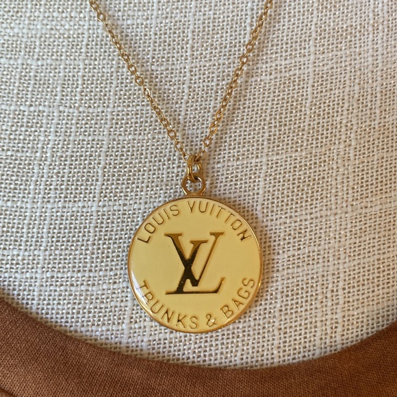 🎉 AUTHENTIC VINTAGE UP CYCLED LOUIS VUITTON PENDANT WITH 14K CHAIN NECKLACE ‼️ - Picture 10 of 11